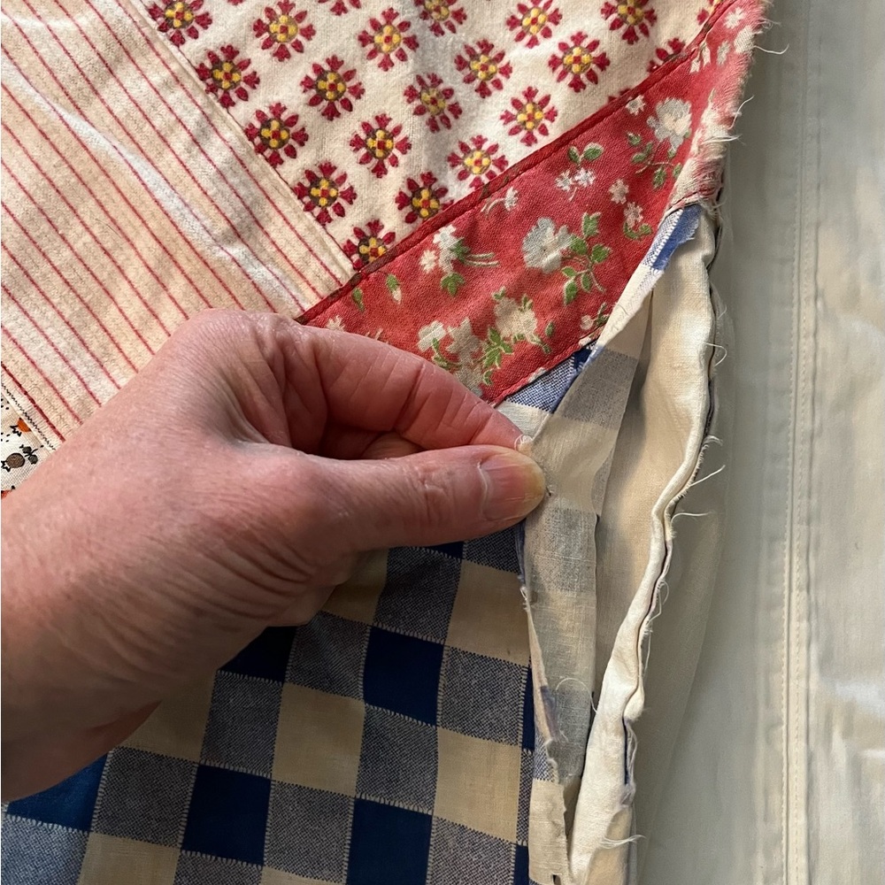 Patchwork Quilt with Multicolor Design - Picture 14 of 16